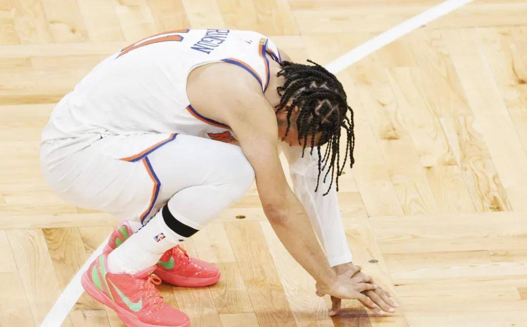 米乐中国平台包含CBA季后赛倒计时，密尔沃基雄鹿加时末段再遭质疑，细节引发关注，气氛紧张，身体对抗强度拉满的词条